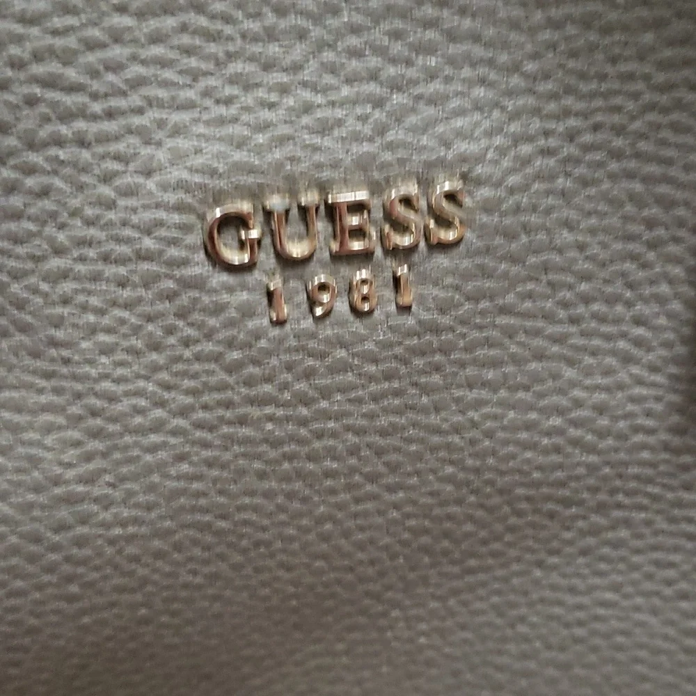 Guess Los Angeles Shoulder or Handbag Travel Carry On Vacation Luxury Fancy - Picture 4 of 17